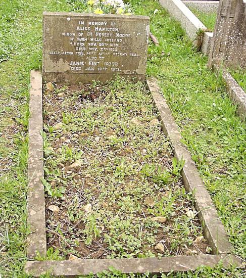 grave of Mrs. Janie King Moore