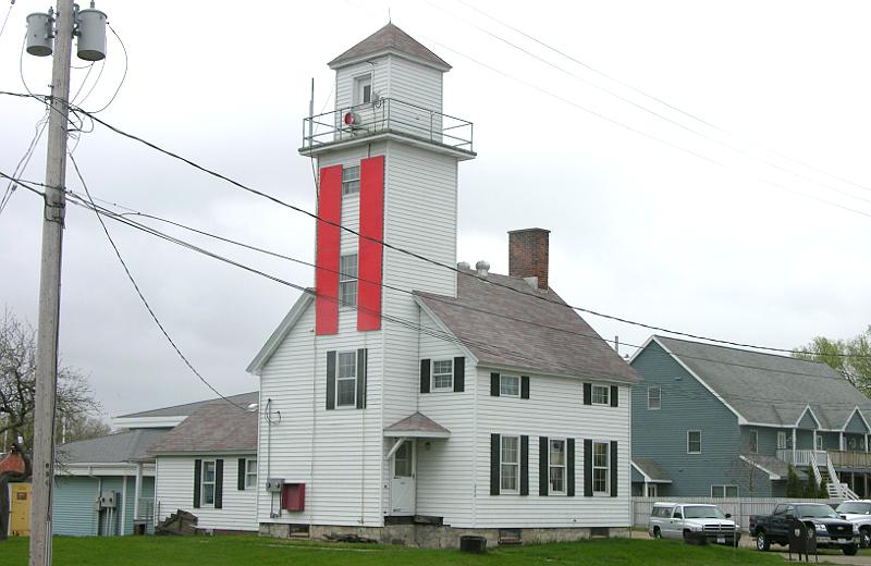 Cheboygan River range light