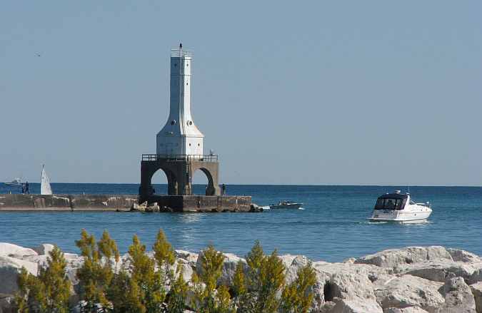 Port Washington pier light