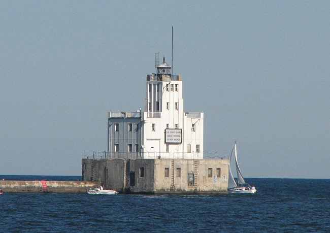 Milwaukee Breakwater Light