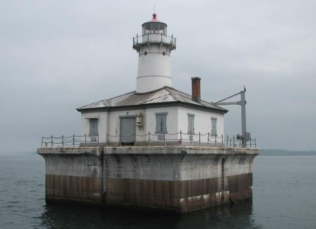 Fourteen Foot Shoal Lighthouse