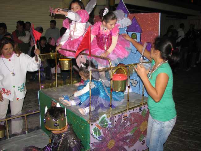 Cozumel Carnaval childrens' float