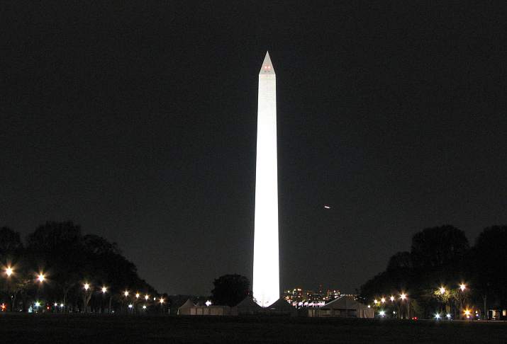 Washington Monument at night