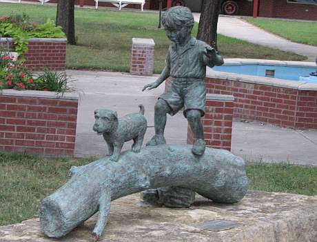 Statue iCobb Park in Mulvane, Kansas