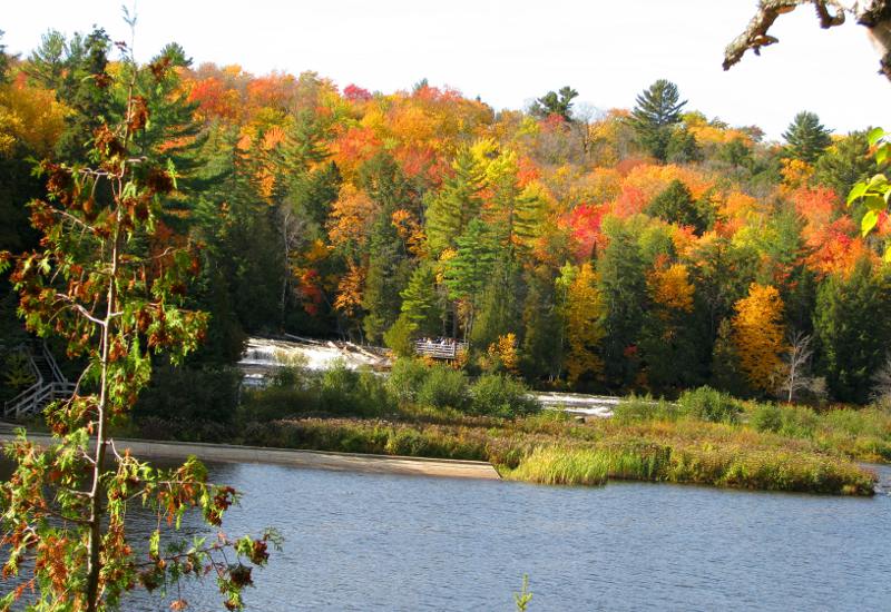 Tahquamenon Falls viewing platform