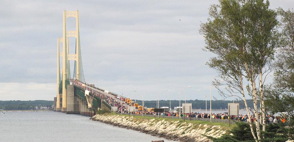 THouseand of walkers crossing the Mackinac Bridge in 2011