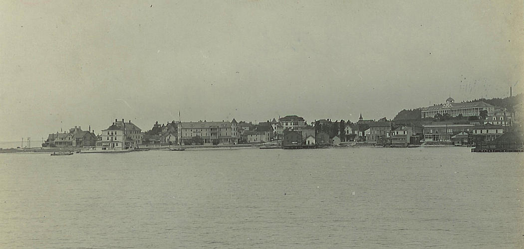 Mackinac Island, Michigan lake front hotels