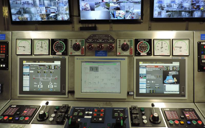 Engineering auxilary control console