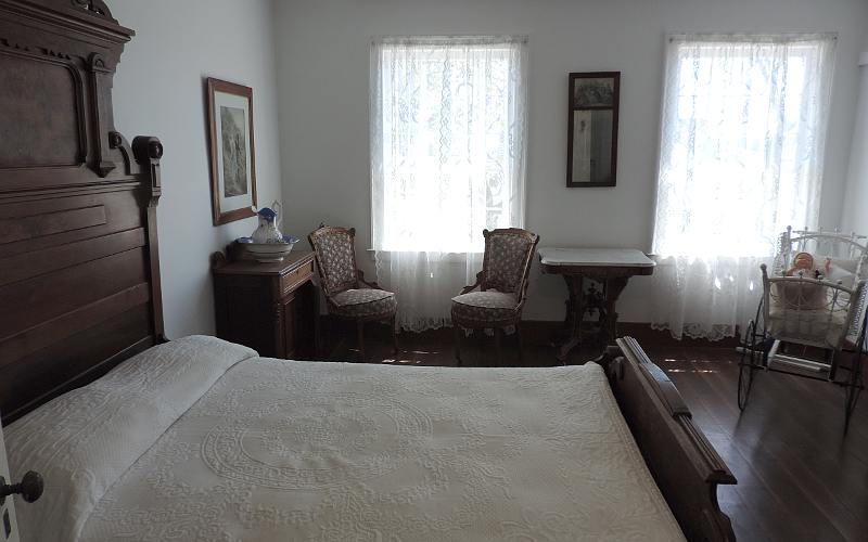 Stuart House City Museum bedroom