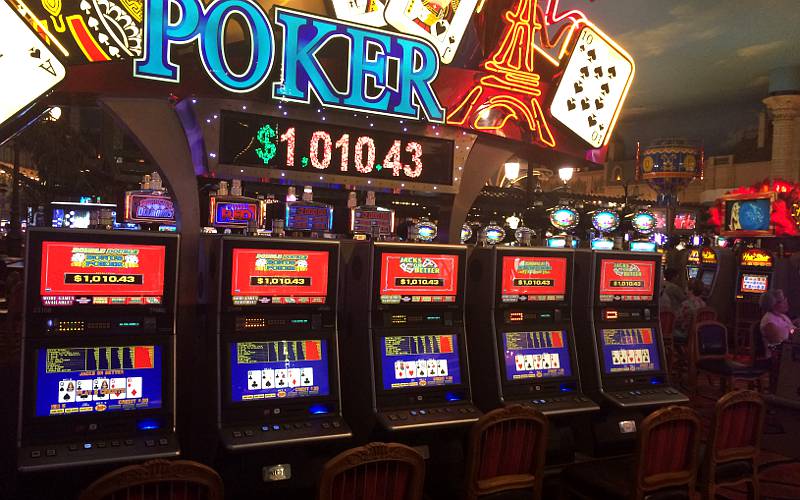 Video poker machines in Paris Casino