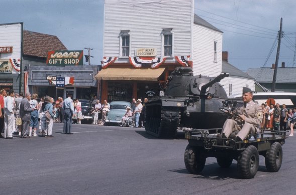 Army tank in Mackinac Bridge Parade