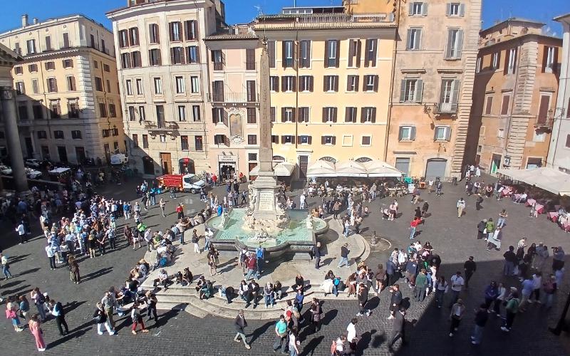 Fontana del Pantheon - Rome, Italy