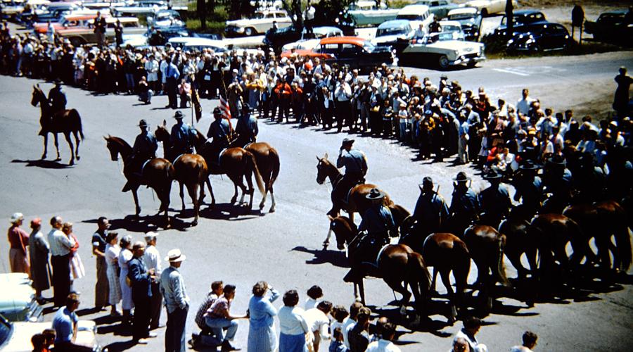 Detroit Mounted Police patrol in Mackinac Bridge dedication parade