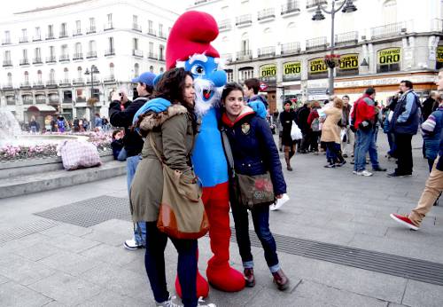 Papa Smurf posing for photos in Madrid, Spain