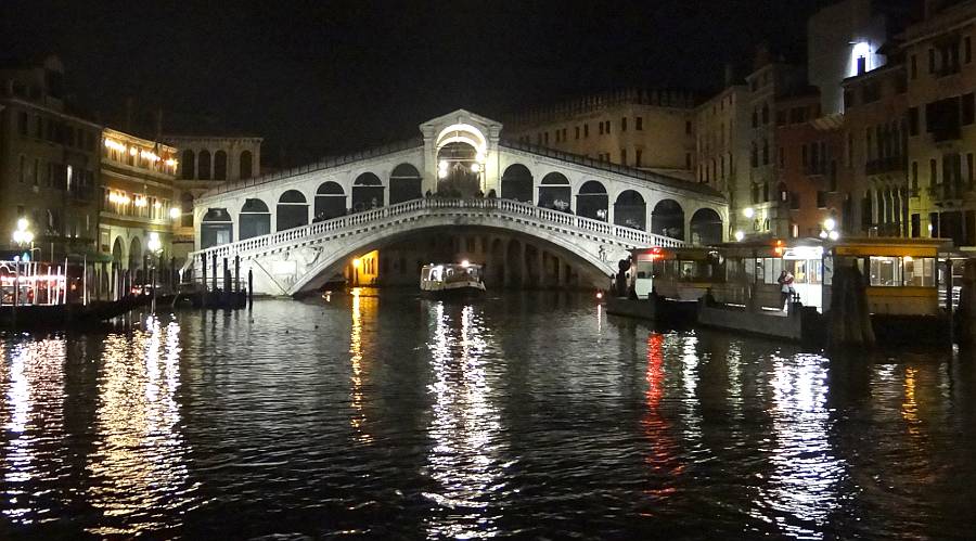 The Rialto Bridge (Ponte di Rialto
