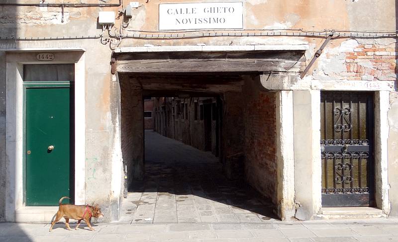 Calle Gheto Novissimo in Venice, Italy