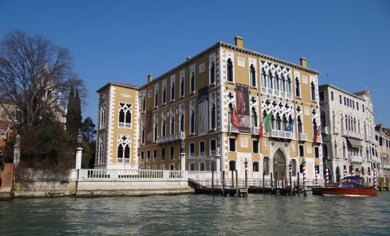 Palazzo Cavalli-Franchetti, Palazzi Barbaro