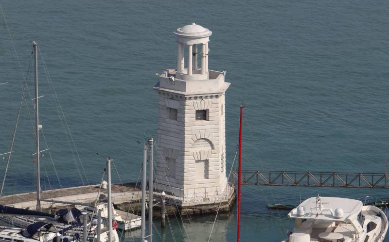 Guiseppe Mezzani lighthouse Venice