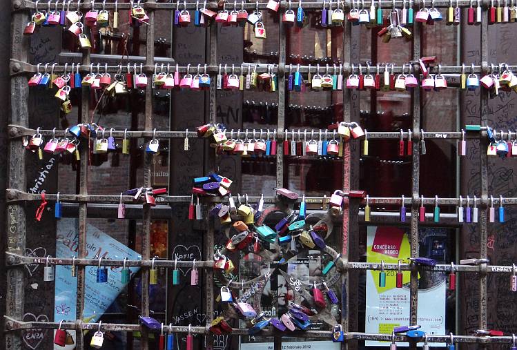 Love padlocks at Juliet's house
