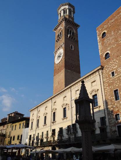 Torre dei Lamberti - Piazza delle Erbe
