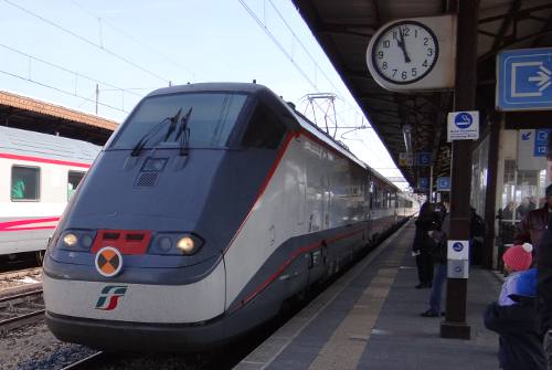 Frecciabianca train
