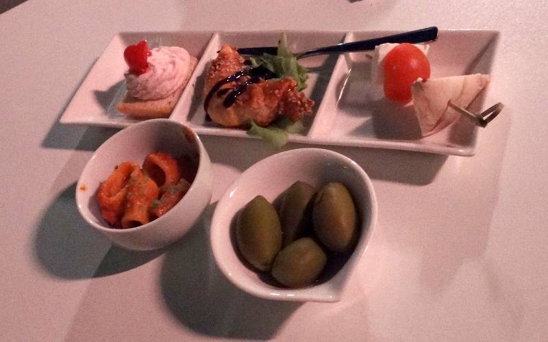 Il Bar happy hour food