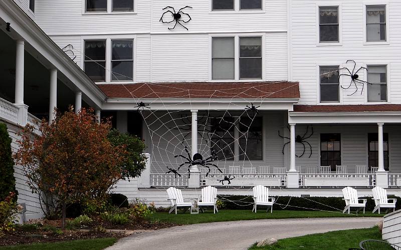Island House Hotel decorated for Halloween