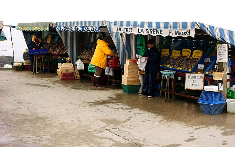 outdoor seafood market