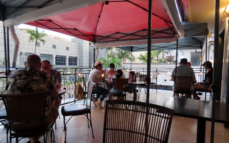 Genius Lounge - Honolulu
