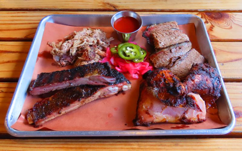 Smoked meat plate at Whiskey Smoke 808
