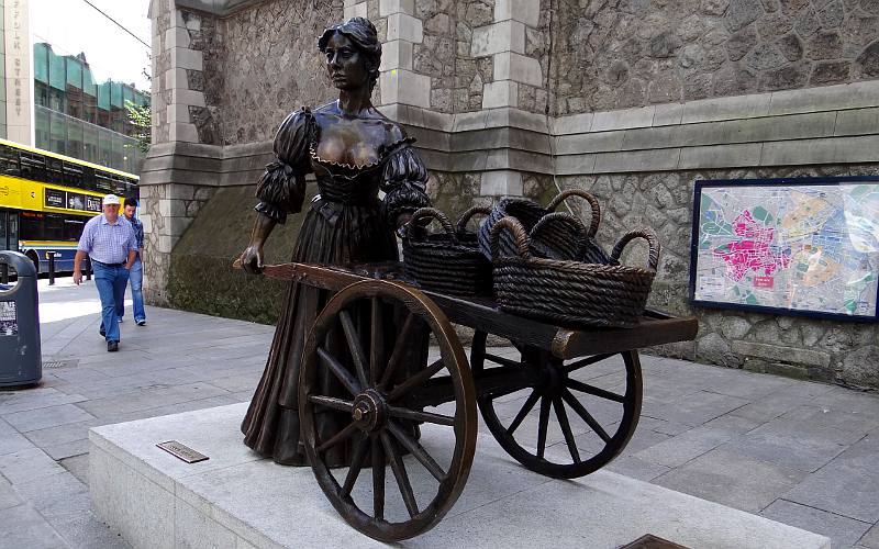 Molly Malone statue -  Dublin, Ireland