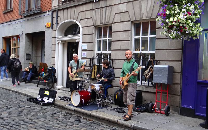 Temble bar street perfromers -Dublin