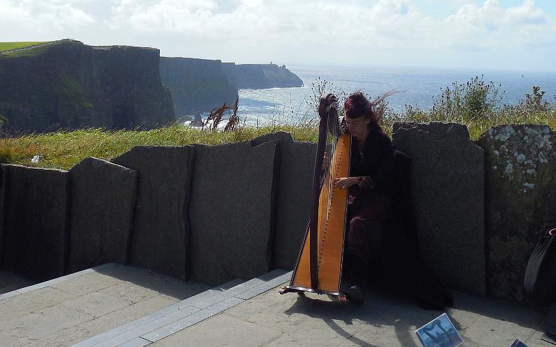 Tina Mulrooney - celtic harpist