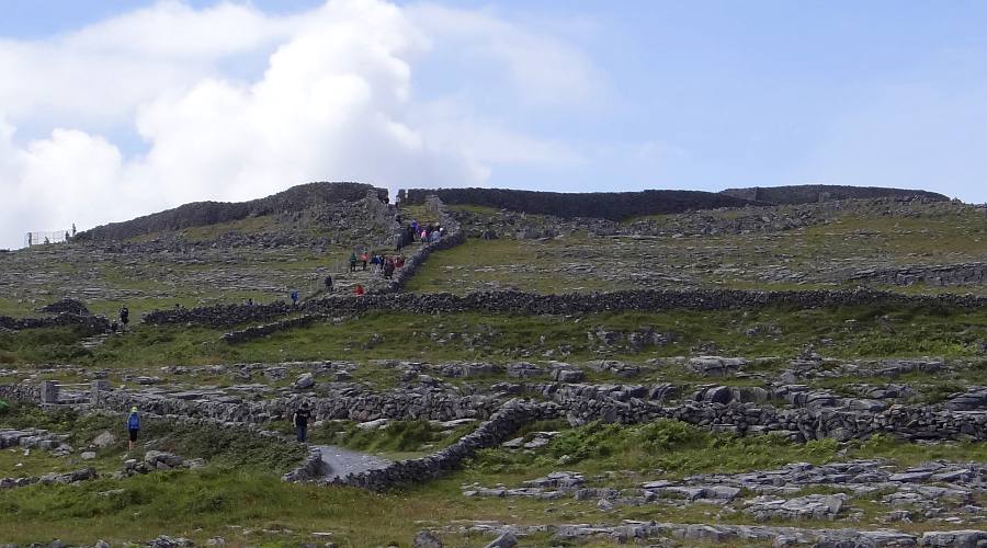 foot path up to Dun Aengus