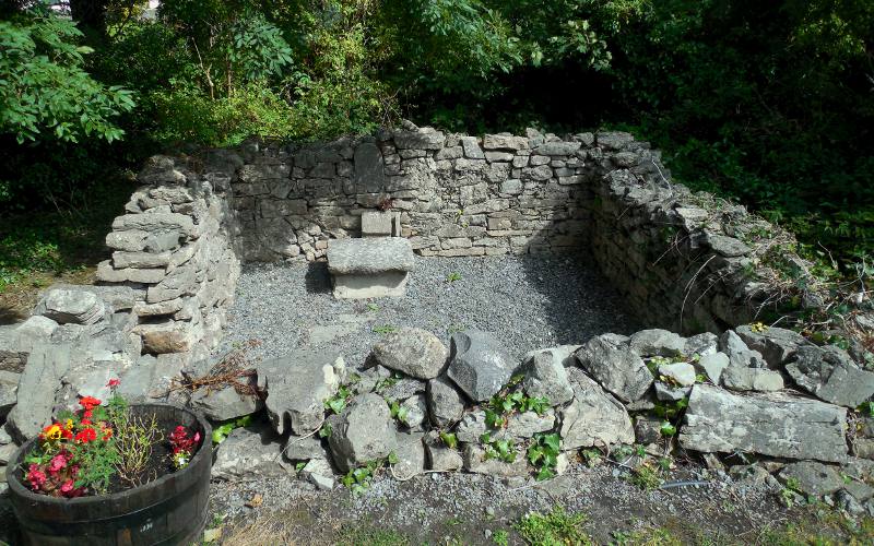 Inishmore church ruin