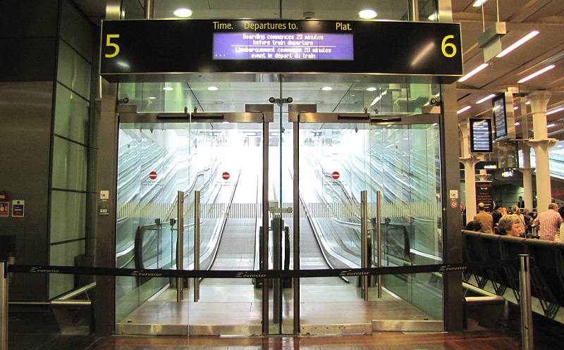 Escalator to board Eurrostar