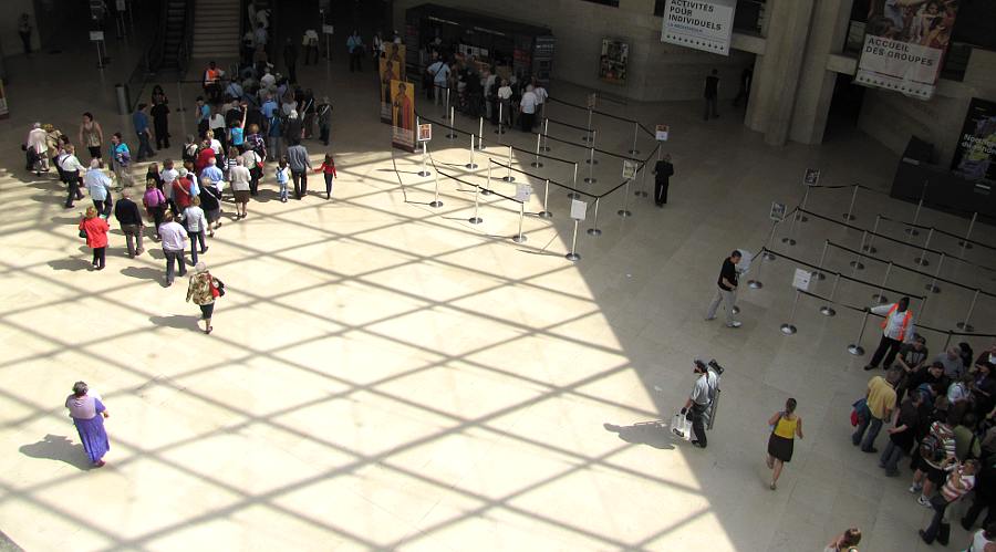 Louvre underground lobby