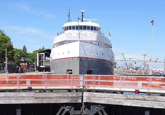 Freighter Ojibway in the Soo Locks