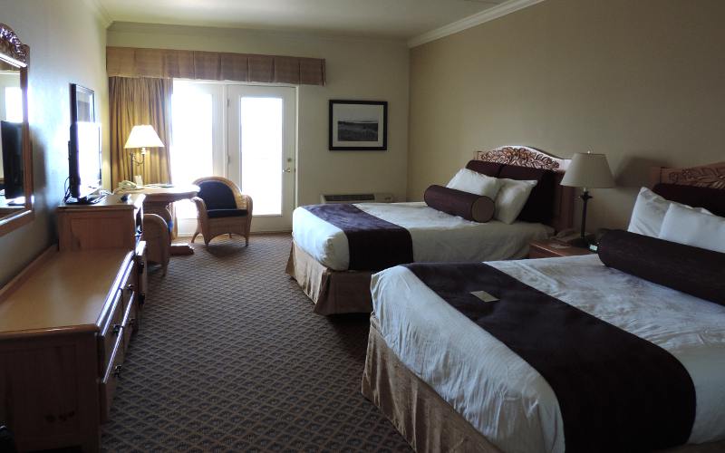 Cherry Tree Inn and Suites room