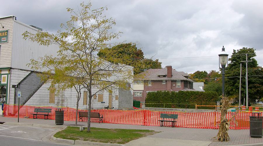 MaMa Mia's and the Mackinaw Bridge Museum demolished