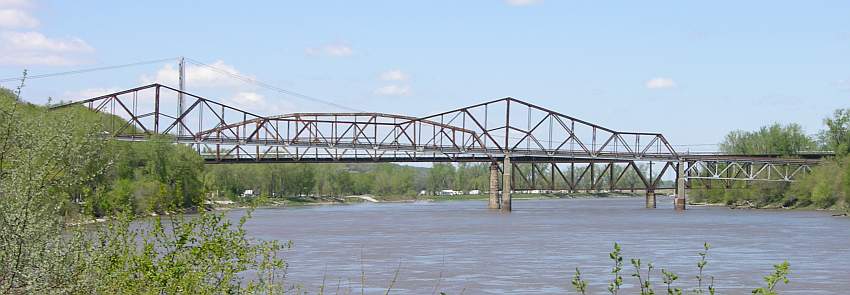 Three bridges crossing the Missouri River